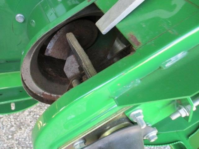 2014 John Deere S670 Combine - Photo 11