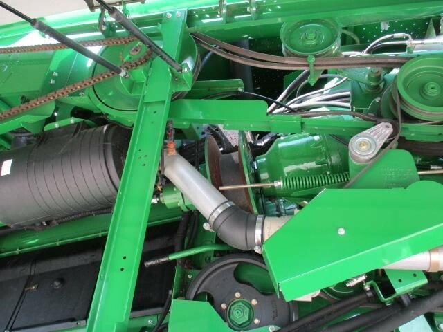 2014 John Deere S670 Combine - Photo 16