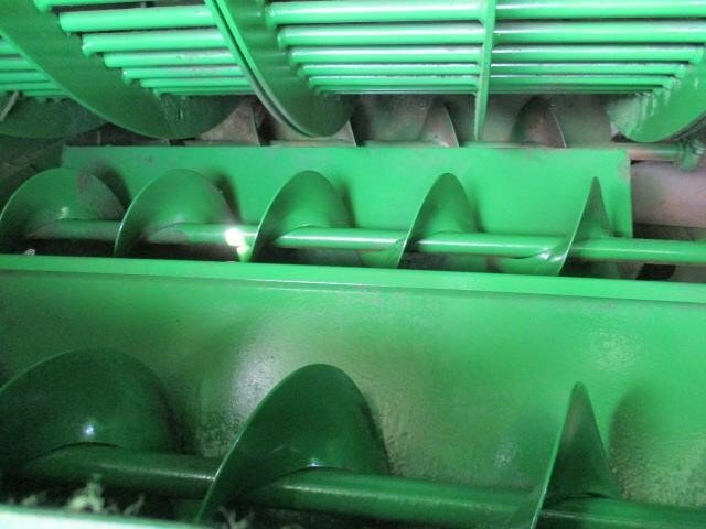 2014 John Deere S670 Combine - Photo 18