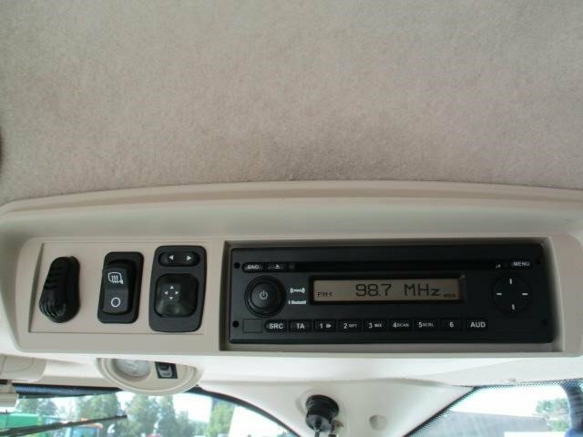 2014 John Deere S670 Combine - Photo 24