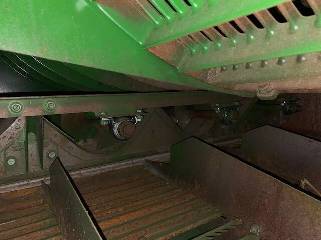 2014 John Deere S670 Combine - Photo 4