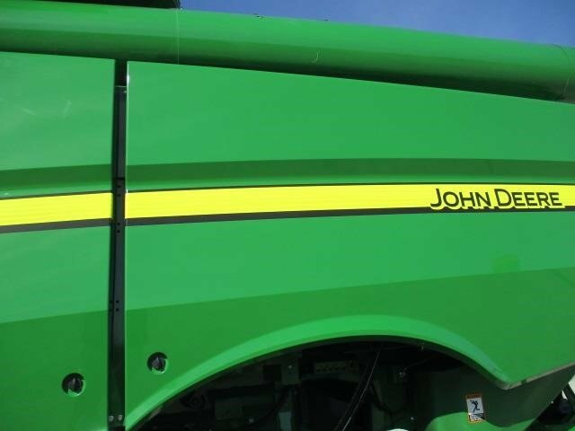 2014 John Deere S670 Combine - Photo 5