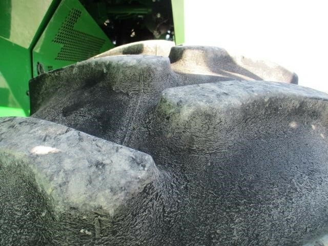2014 John Deere S670 Combine - Photo 7