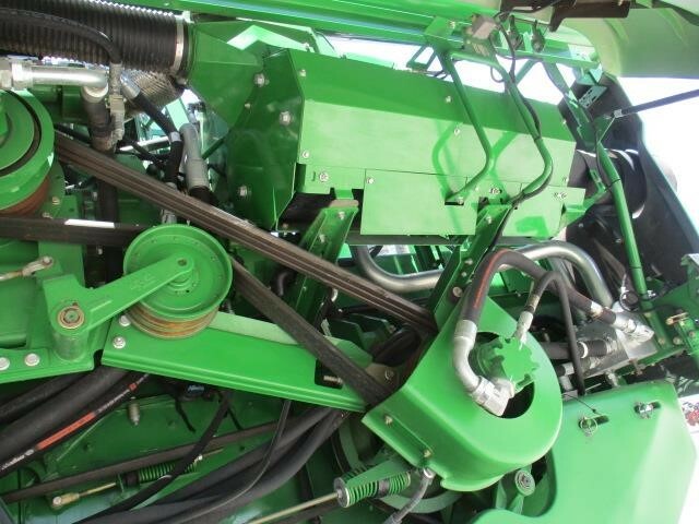 2012 John Deere S680 Combine - Photo 14