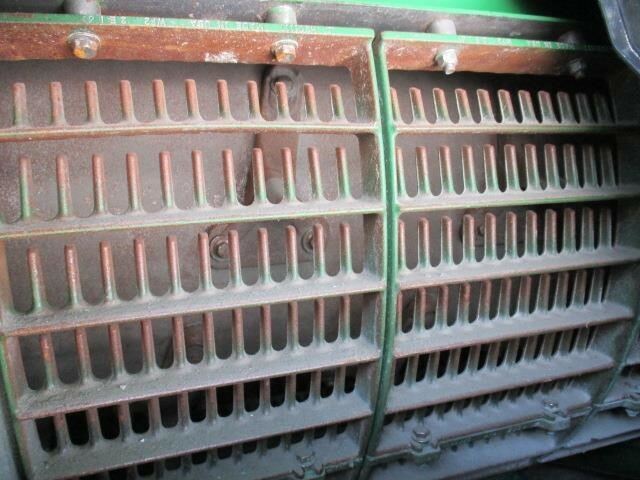 2012 John Deere S680 Combine - Photo 16