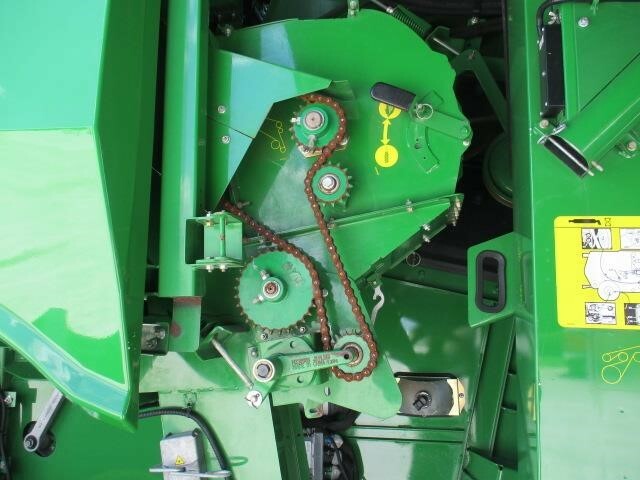 2012 John Deere S680 Combine - Photo 22