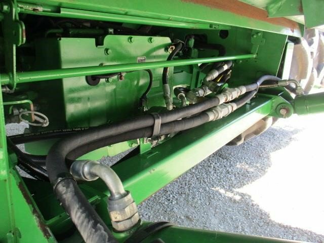 2012 John Deere S680 Combine - Photo 25