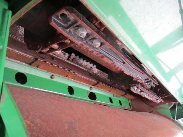 2012 John Deere S680 Combine - Photo 26