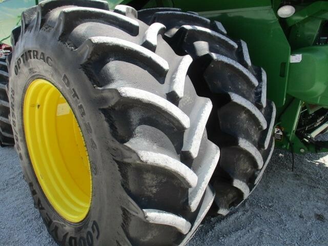 2012 John Deere S680 Combine - Photo 27