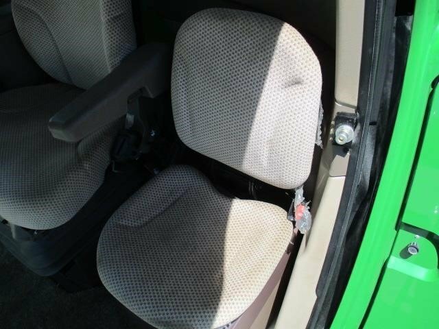 2012 John Deere S680 Combine - Photo 30