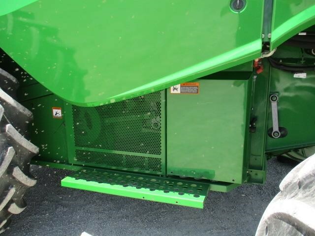 2012 John Deere S680 Combine - Photo 4