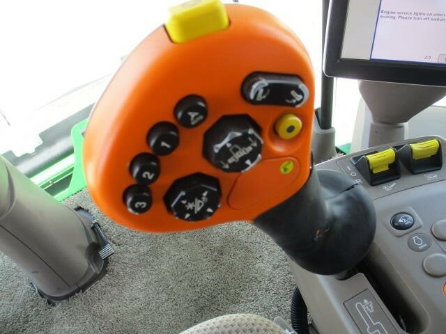 2012 John Deere S680 Combine - Photo 32