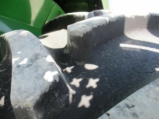 2012 John Deere S680 Combine - Photo 7