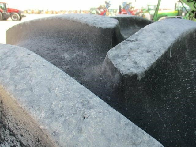 2012 John Deere S680 Combine - Photo 9