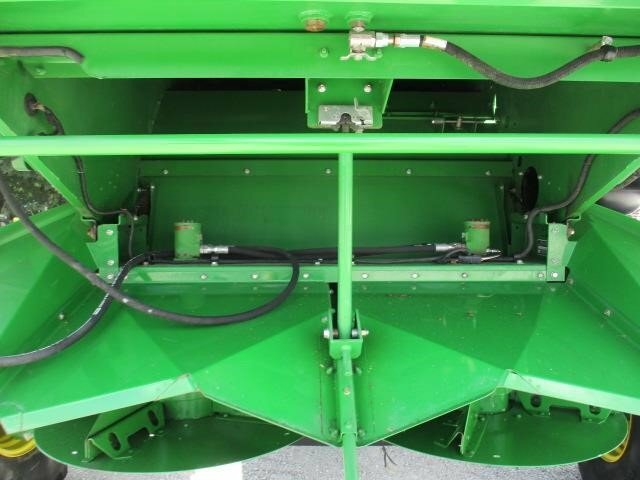 2014 John Deere S690 Combine - Photo 11