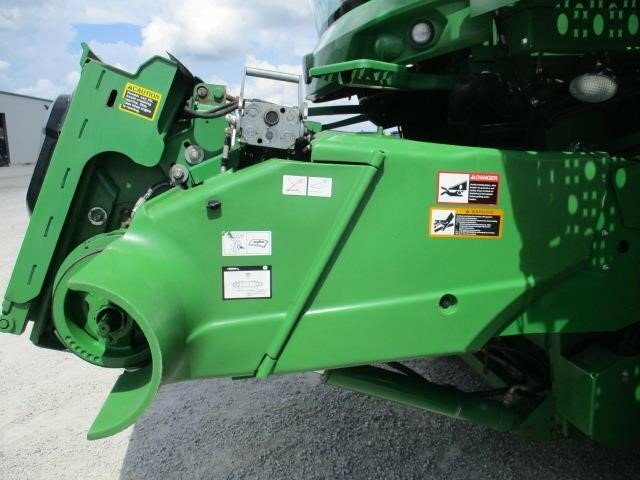 2014 John Deere S690 Combine - Photo 3