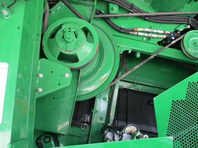 2014 John Deere S690 Combine - Photo 25