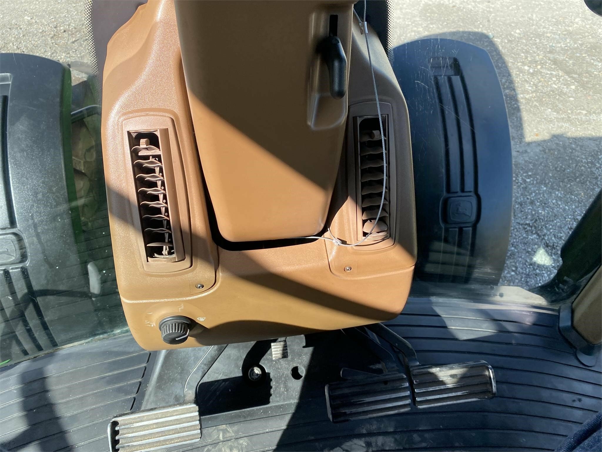 2008 John Deere 7730 Tractor - Photo 18