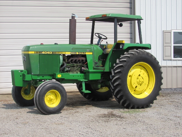 John Deere 4040 Tractor