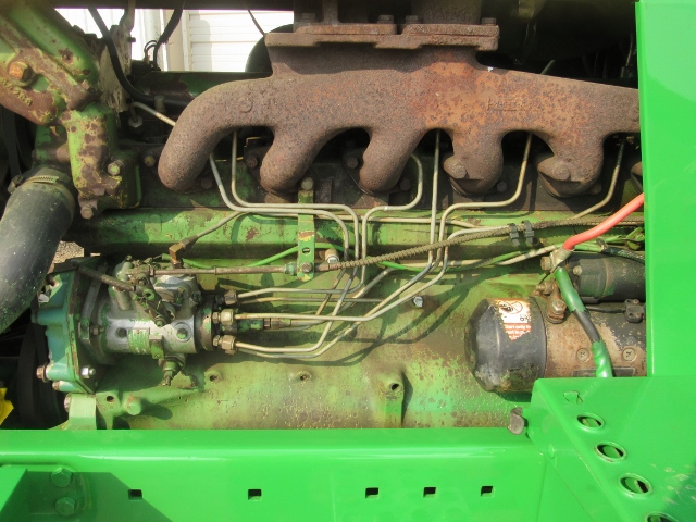 John Deere 4040 Tractor - Photo 2