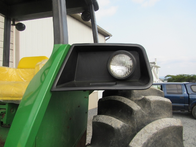 John Deere 4040 Tractor - Photo 11