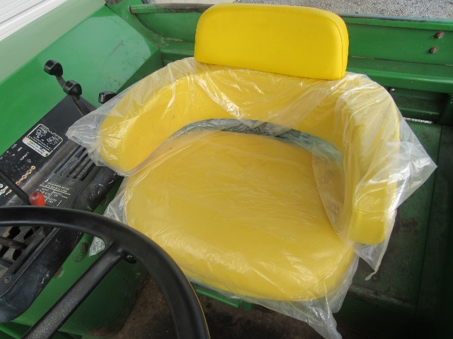 John Deere 4040 Tractor - Photo 13