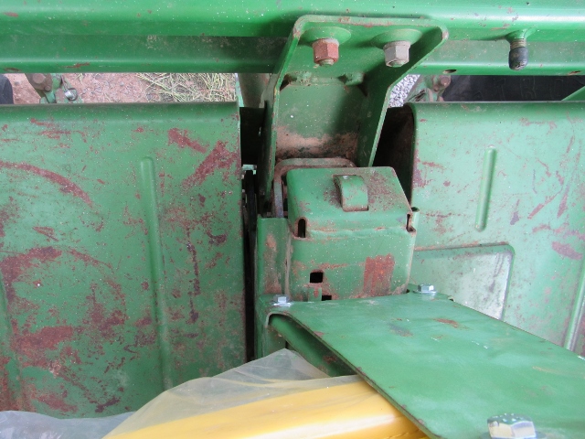 John Deere 4040 Tractor - Photo 15