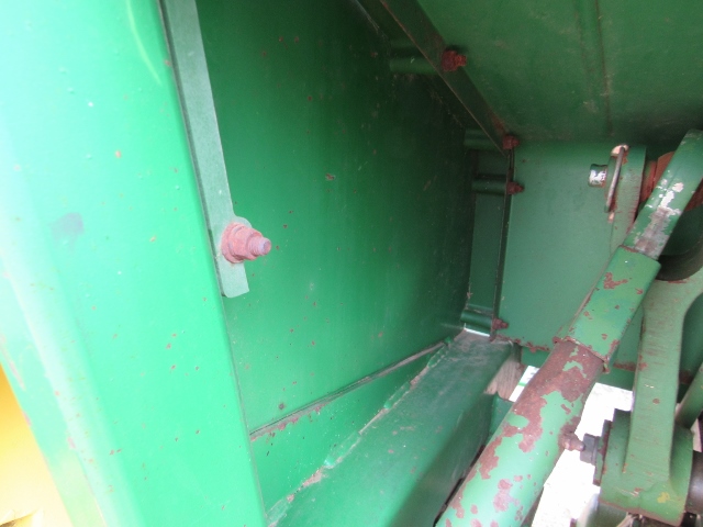 John Deere 4040 Tractor - Photo 26