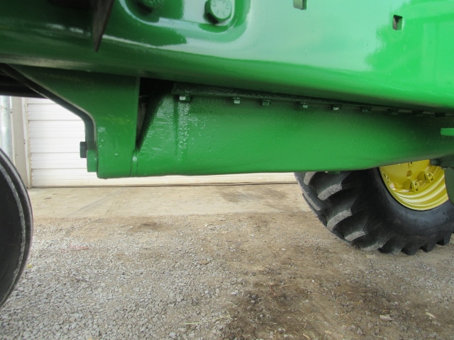 John Deere 4040 Tractor - Photo 8