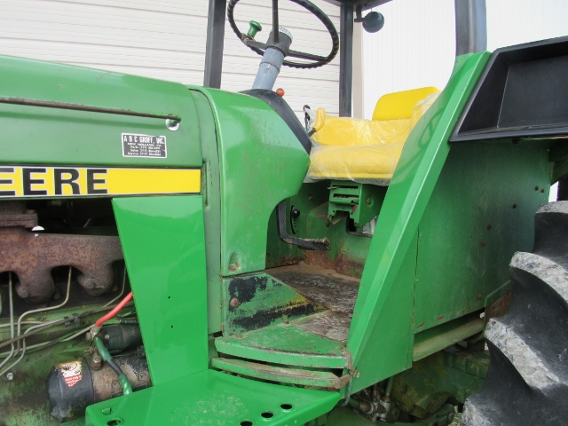 John Deere 4040 Tractor - Photo 9