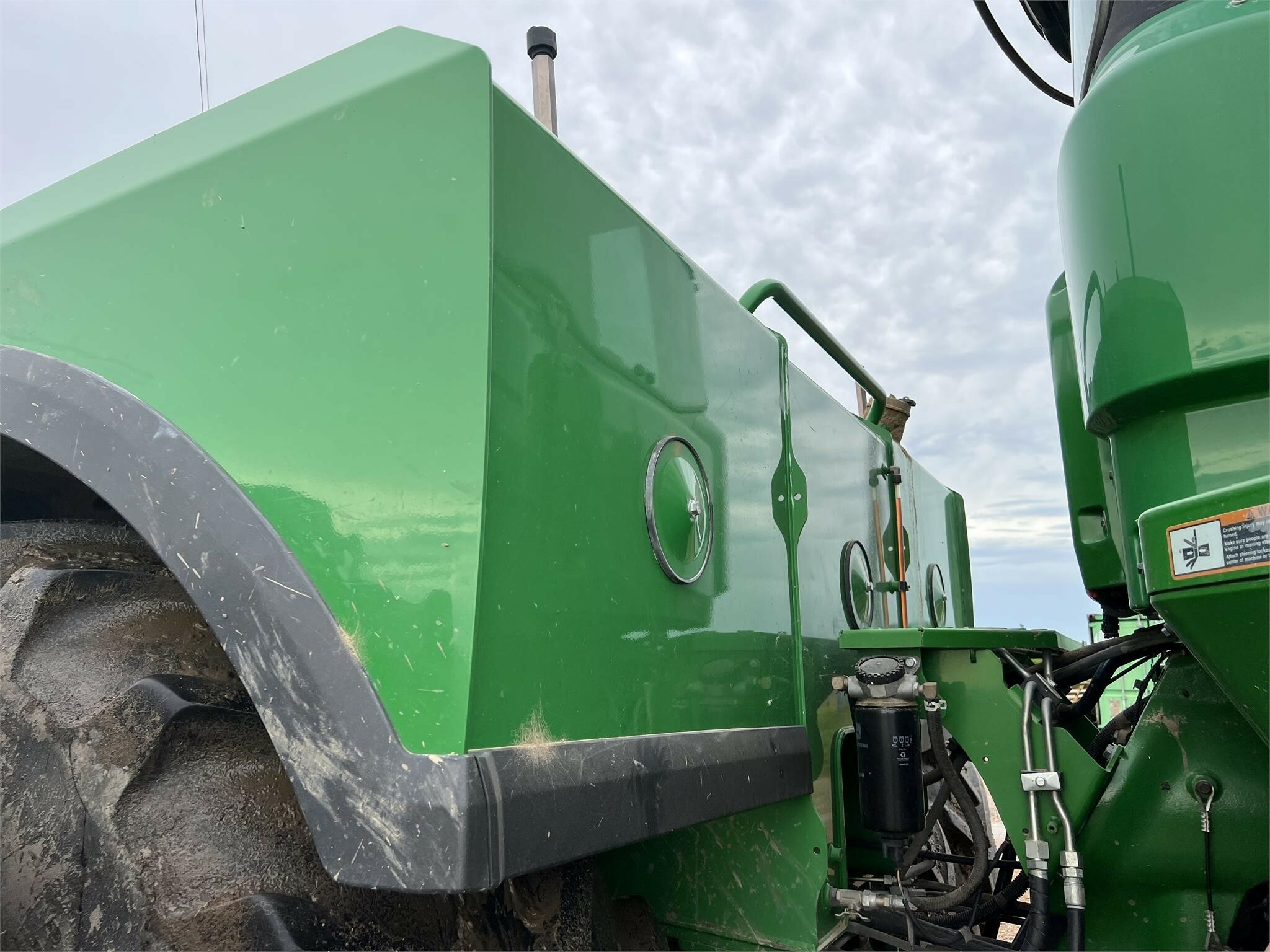 2015 John Deere 9620R Tractor - Photo 10