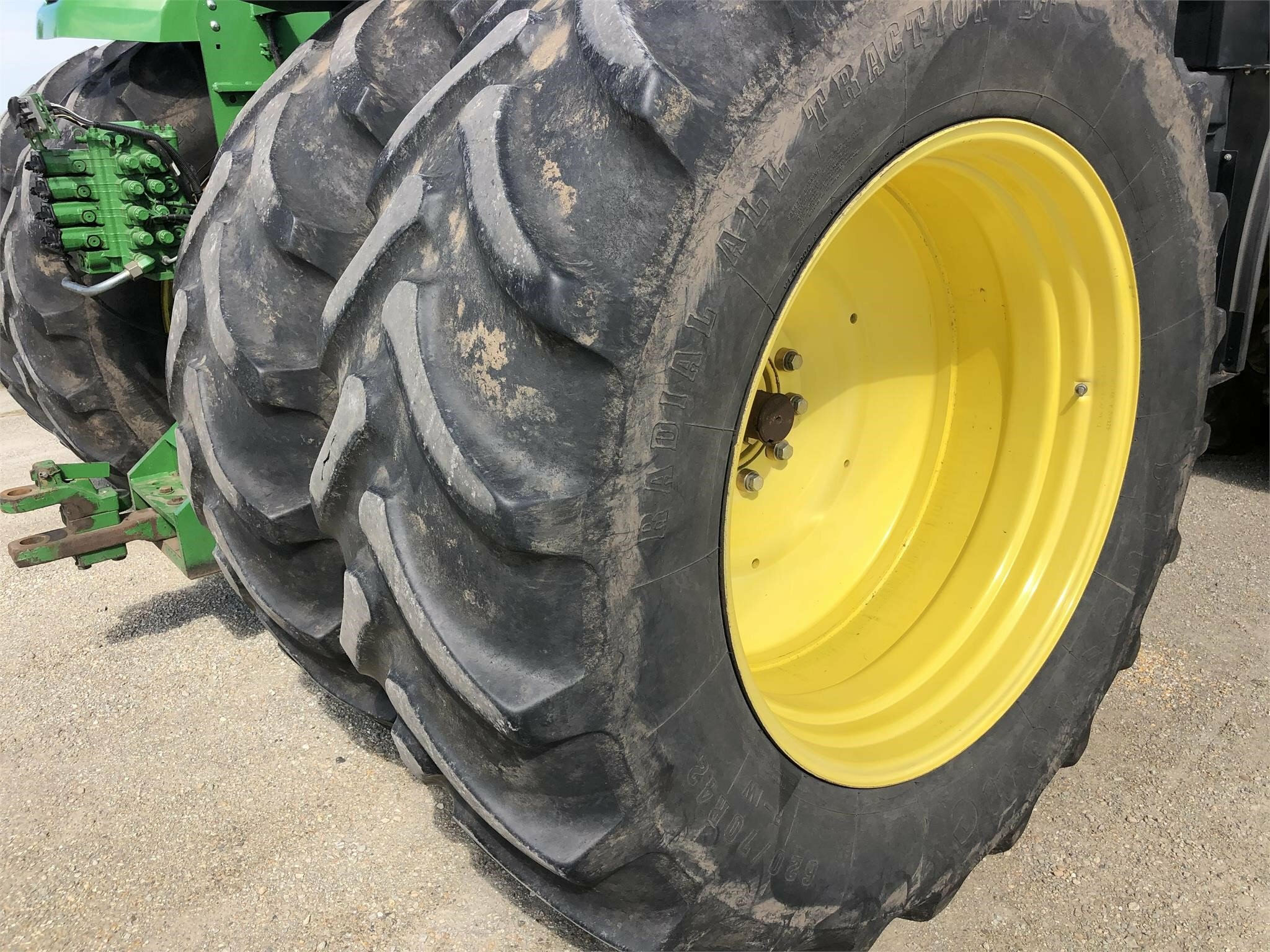 2004 John Deere 9220 Tractor - Photo 13