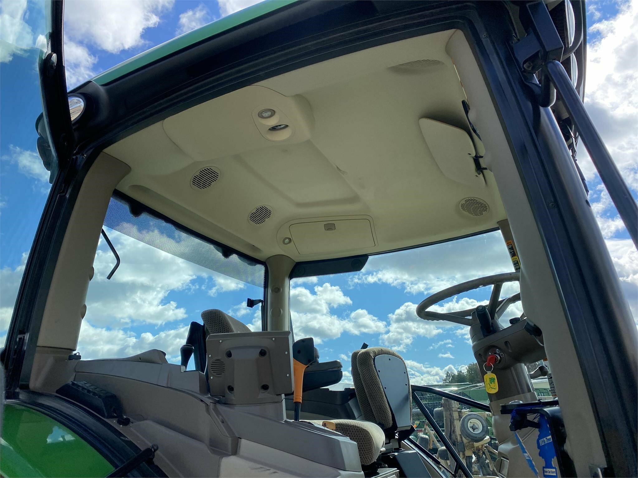 2018 John Deere 6145R Tractor - Photo 5