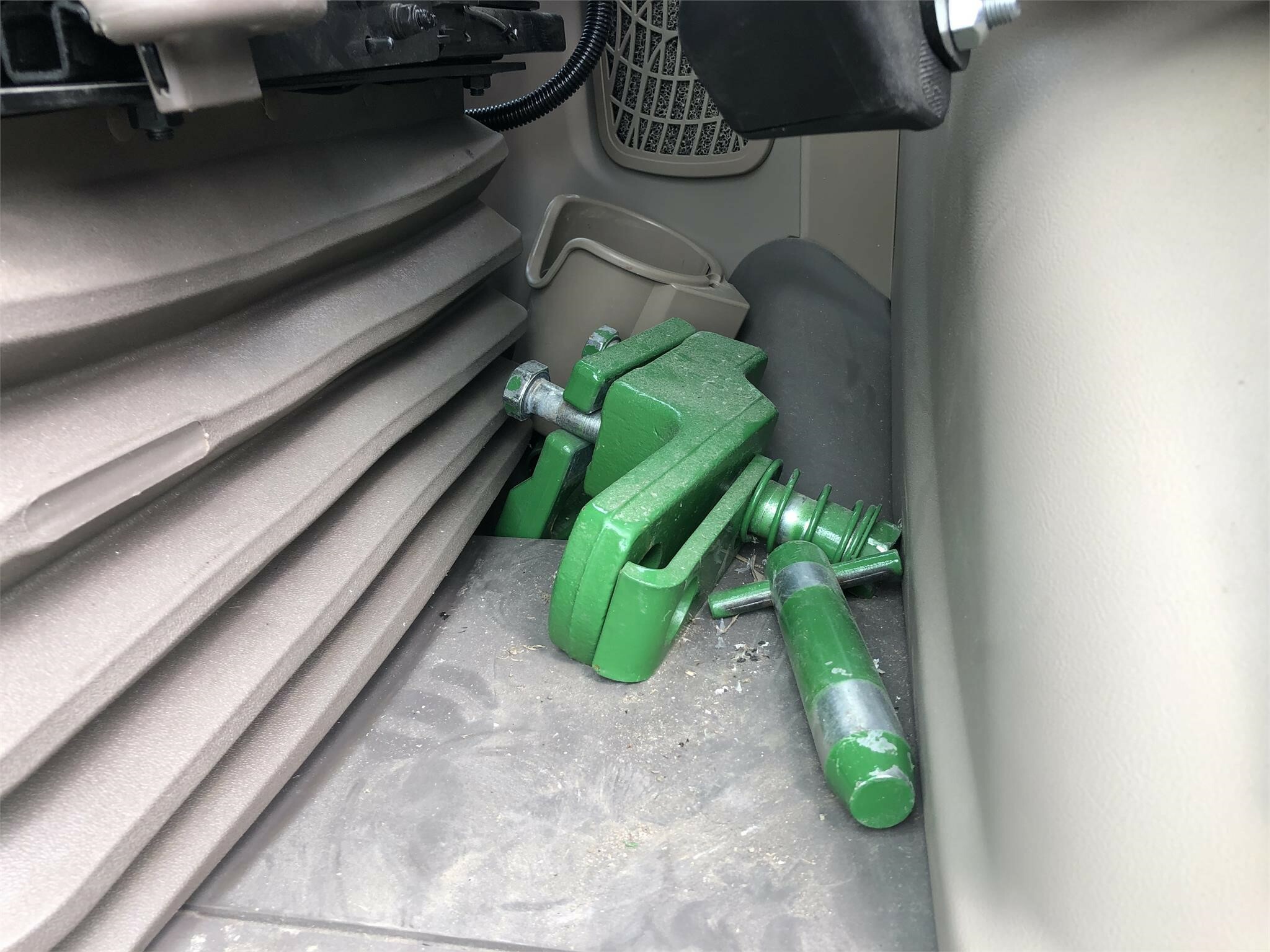 2018 John Deere 6155R Tractor - Photo 15