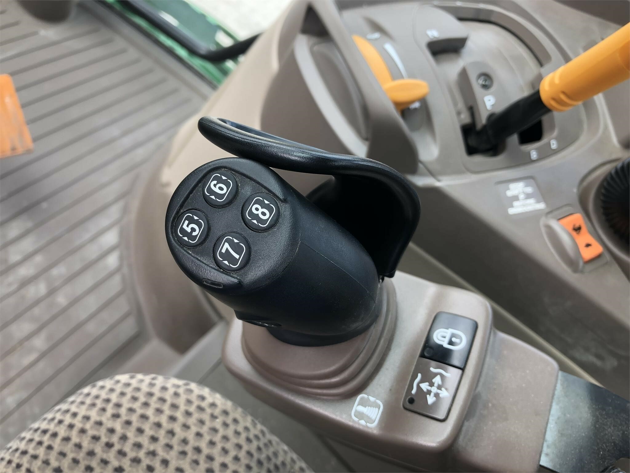 2018 John Deere 6155R Tractor - Photo 20