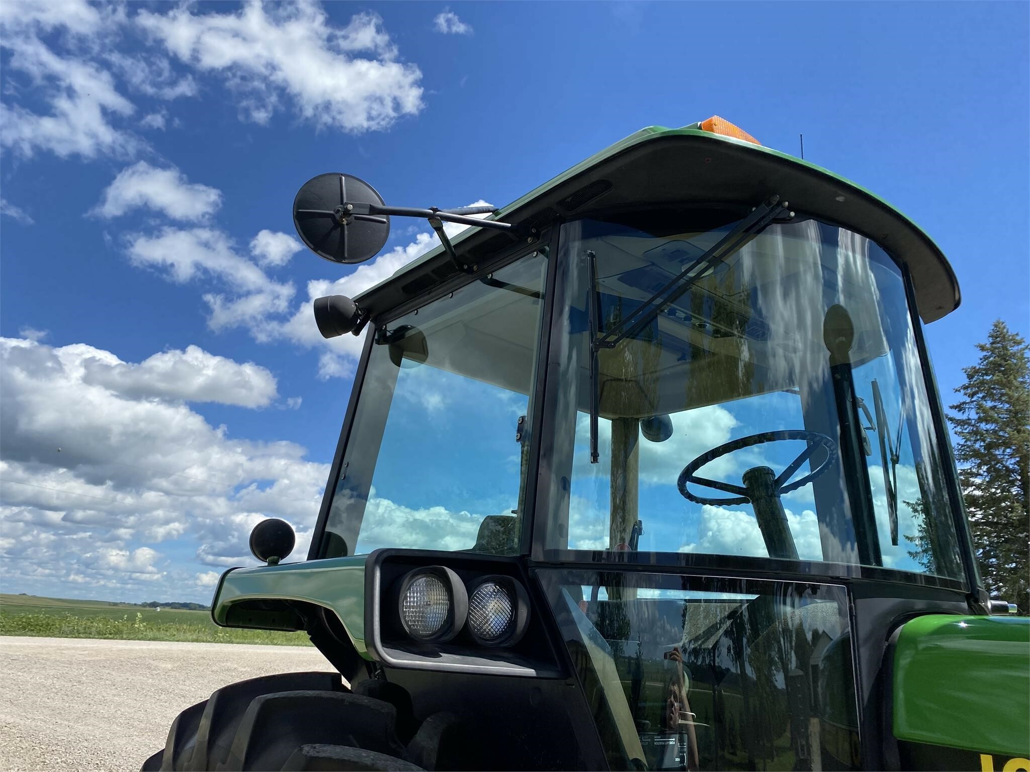 John Deere 4055 Tractor - Photo 13