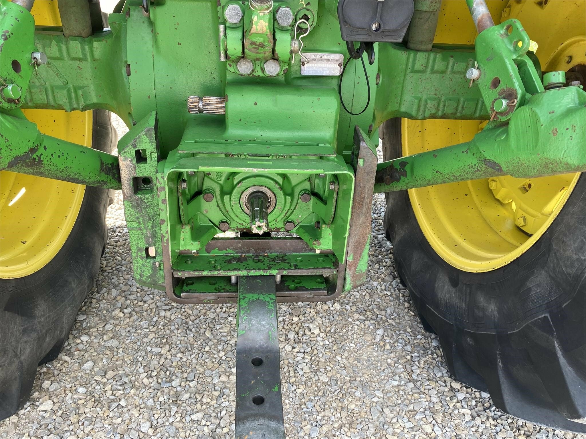 John Deere 4055 Tractor - Photo 19