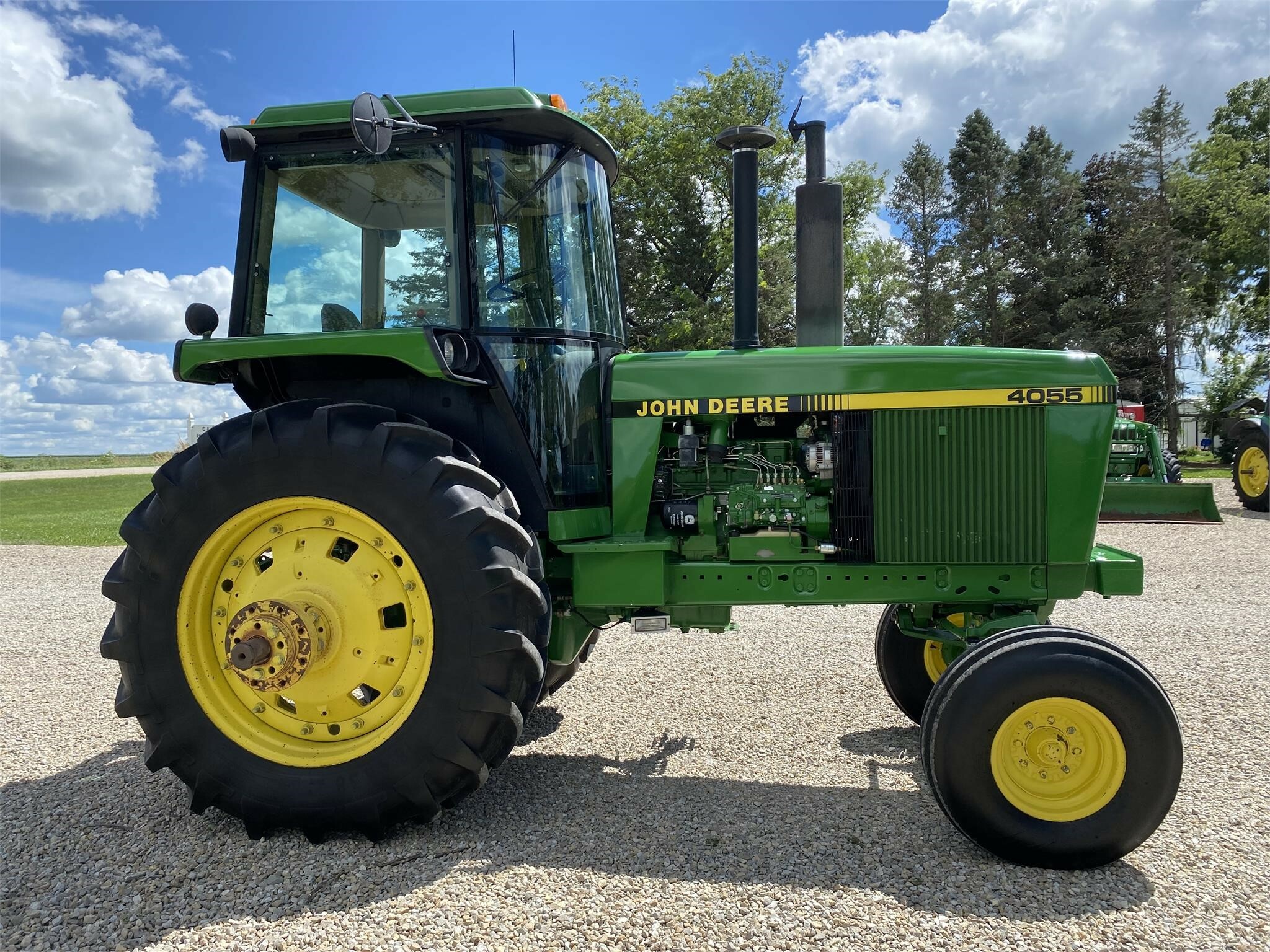 John Deere 4055 Tractor - Photo 32