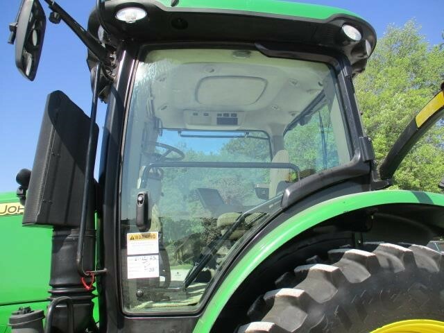 2019 John Deere 7210R Tractor - Photo 16