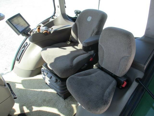 2019 John Deere 7210R Tractor - Photo 18