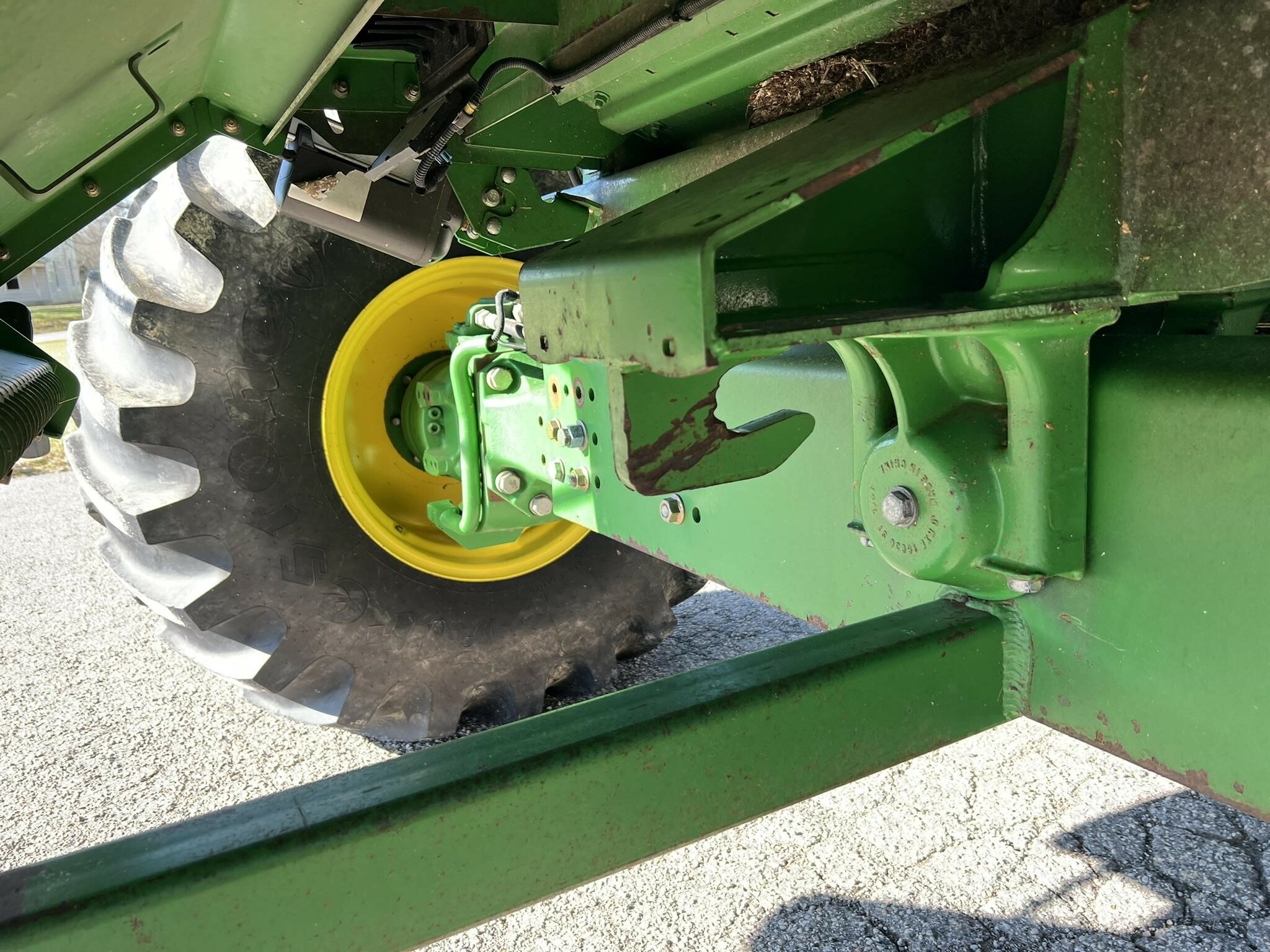 2012 John Deere S670 Combine - Photo 13