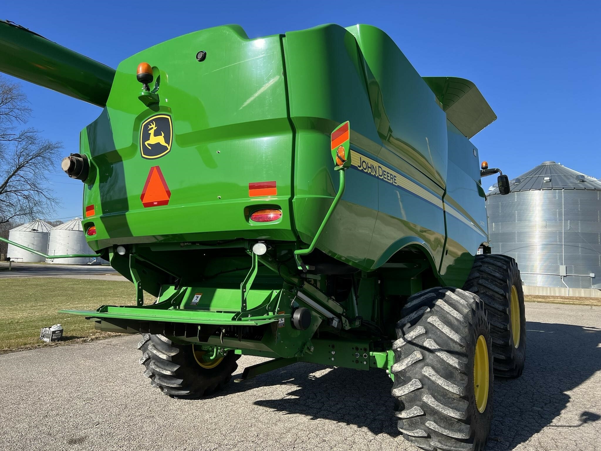 2012 John Deere S670 Combine - Photo 14