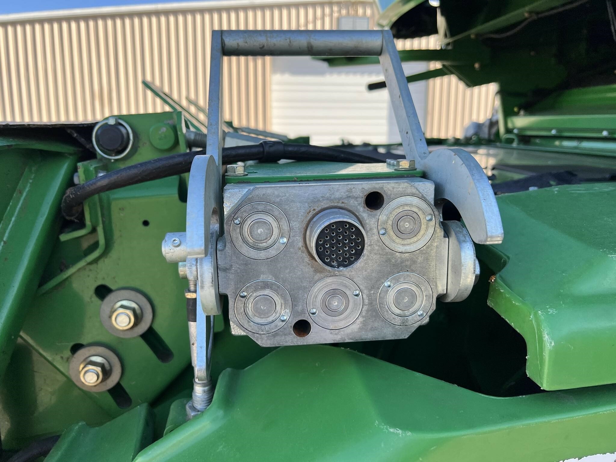 2012 John Deere S670 Combine - Photo 18