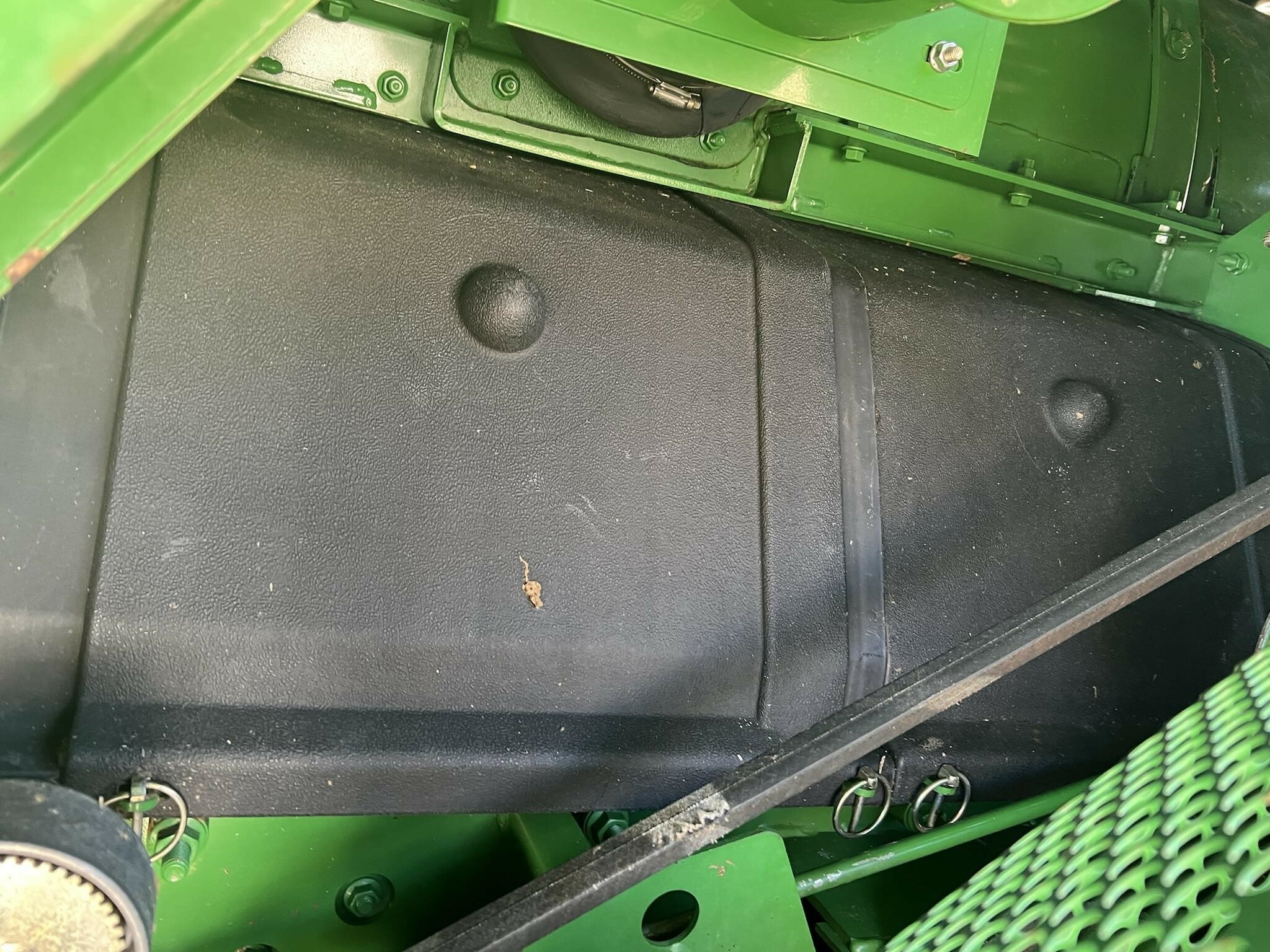 2012 John Deere S670 Combine - Photo 20