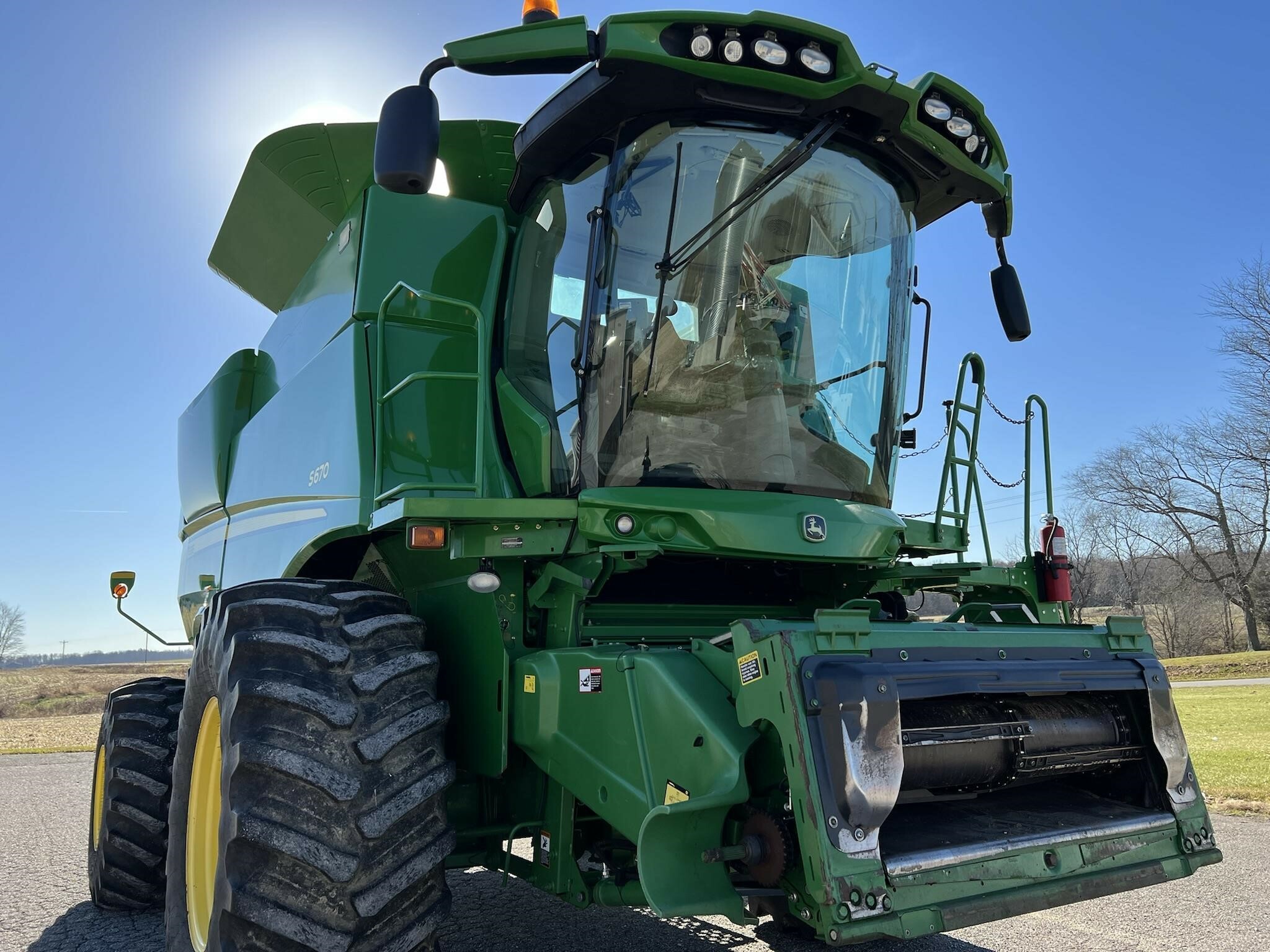2012 John Deere S670 Combine - Photo 10