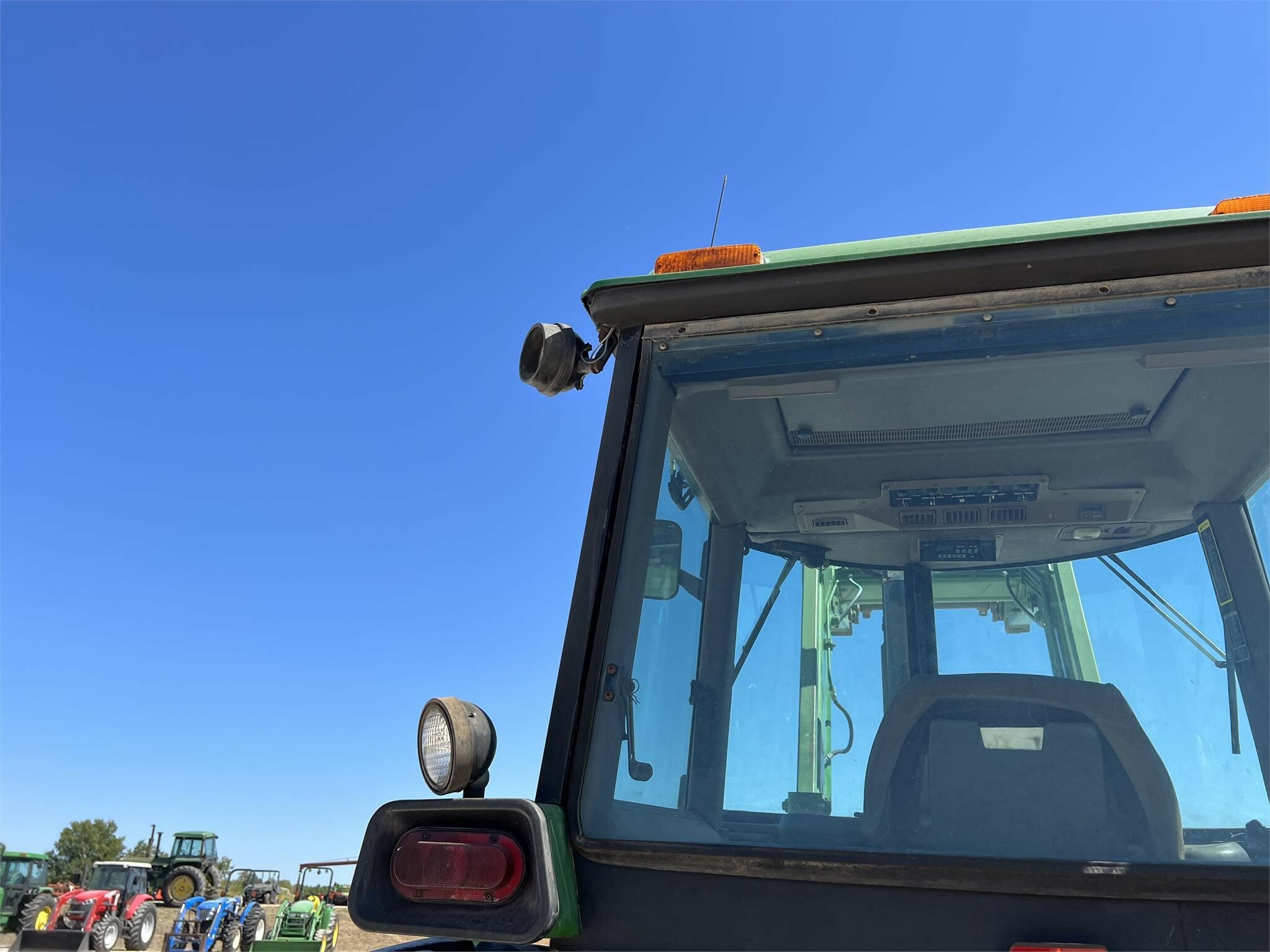 1987 John Deere 4450 Tractor - Photo 9