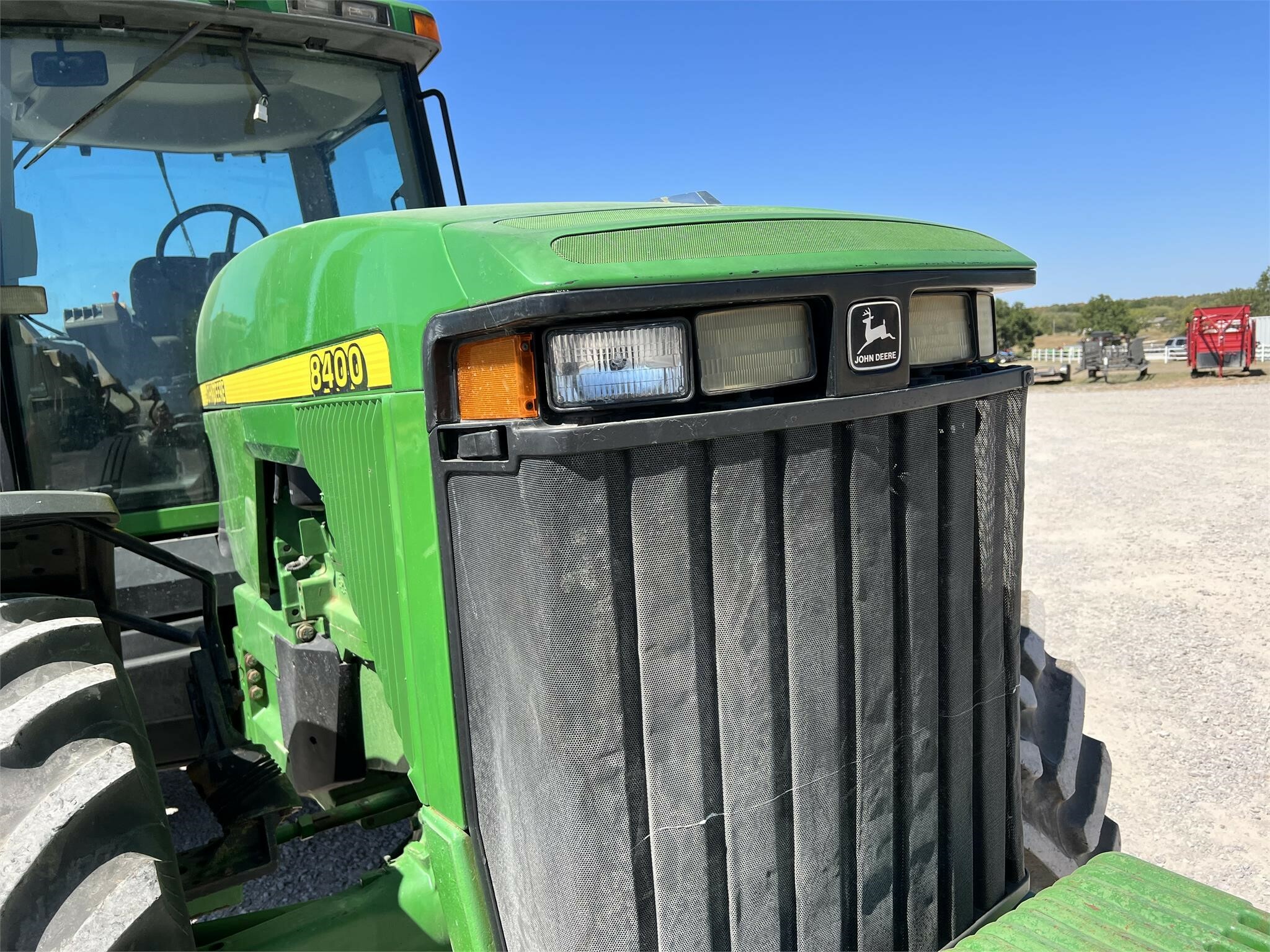 1997 John Deere 8400 Tractor - Photo 16